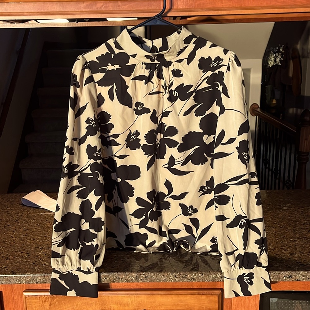 SHEIN pretty floral blouse size large